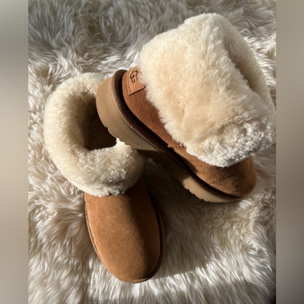 Used UGG Ankle Boots with classic mini fur cuff, Women’s size 10,